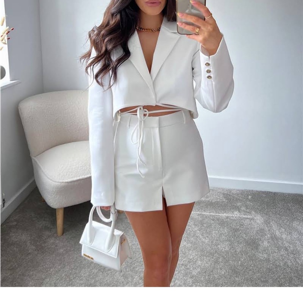 NWOT ZARA CROP BLAZER JACKET  Collared White Size S Blogger Fav